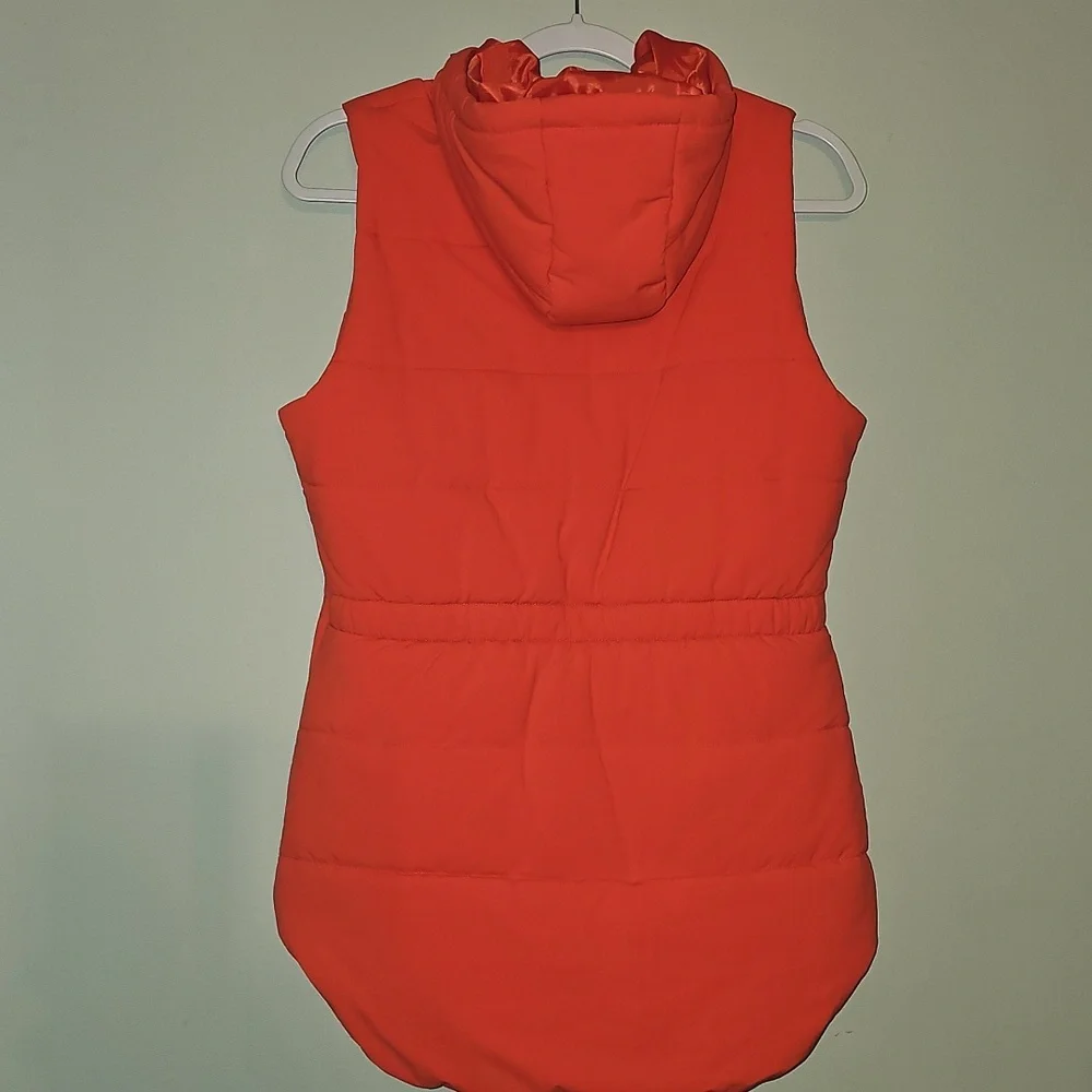 GYMSHARK Womens Gorgeous Winter Vest. Sz Medium, Like New Condition!!